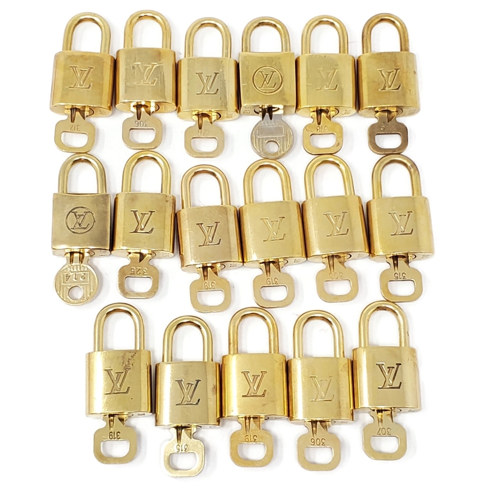 100% Authentic Louis Vuitton 1 Locks and 1 Key - Picture 1 of 13
